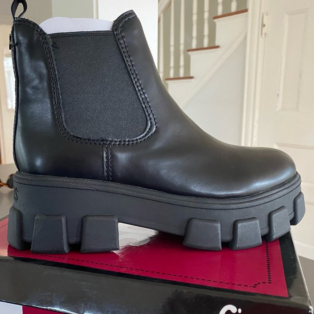 Sam Edelman Circus Darielle Chelsea Boot- Women's Size 8.5